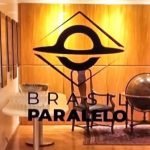 Adesivo em porta de vidro